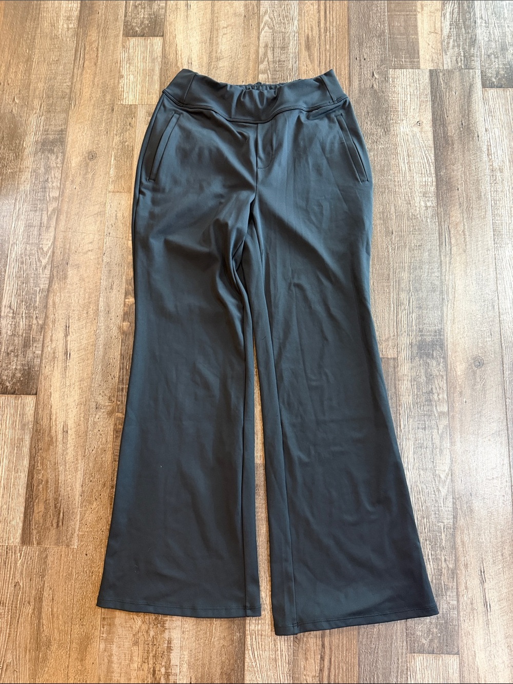 HALARA Black Boot-Cut Pull-On Pants Sz sm reg- 27” inseam